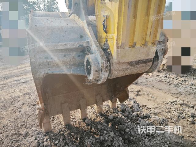 鏟斗右后整體（工作和回轉(zhuǎn)裝置）