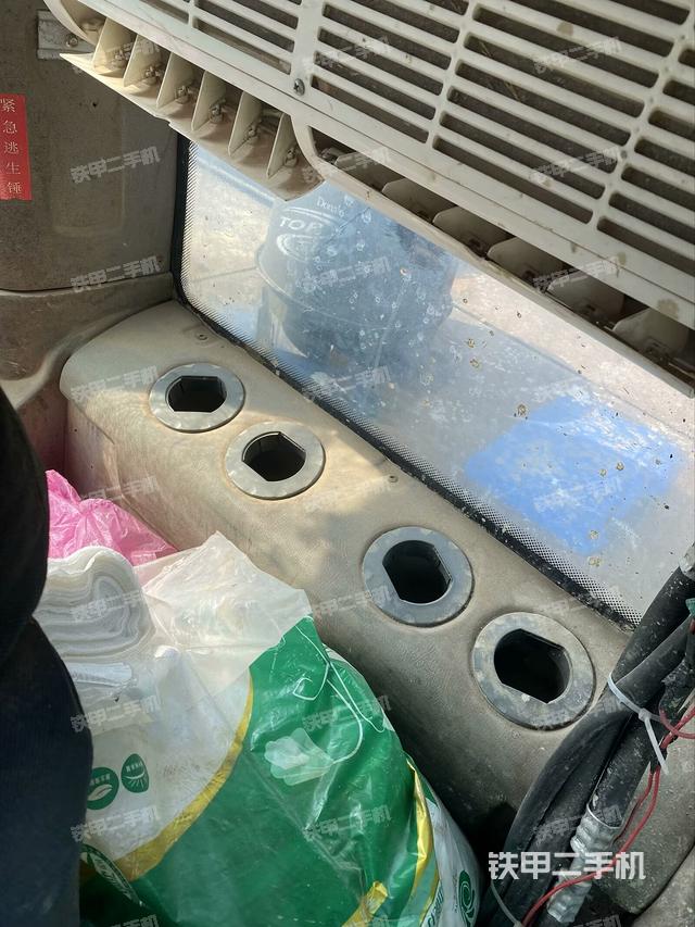 座椅后部（駕駛室部分）