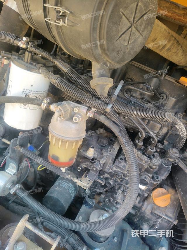 發(fā)動(dòng)機(jī)室（上車部件）