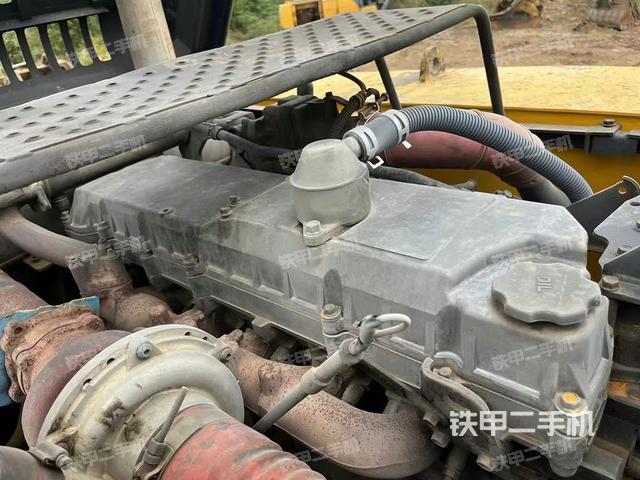 發(fā)動機(jī)整體俯視(整機(jī)外觀) 發(fā)動機(jī)整體俯視(整機(jī)外觀)