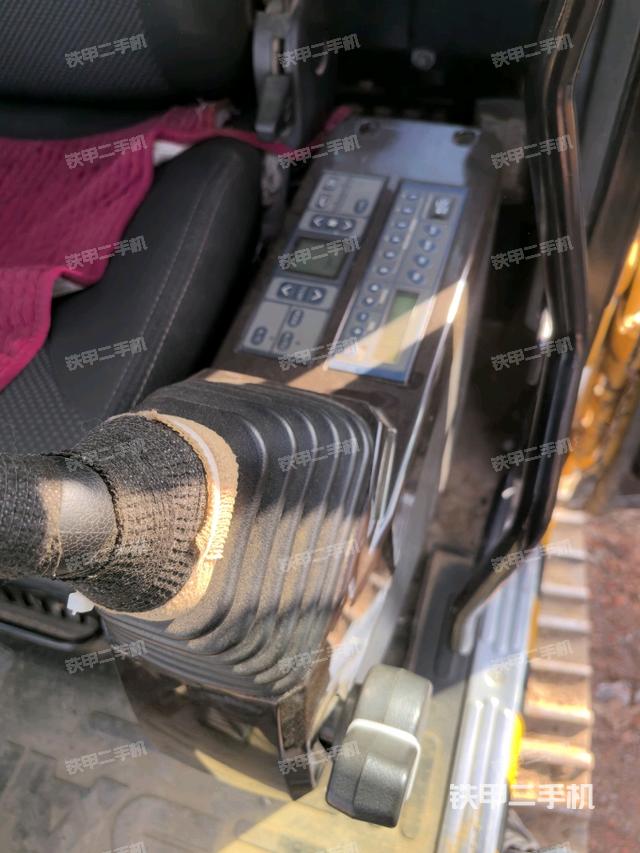 座椅左側(cè)控制臺(tái)/音響/含左手柄（駕駛室部分）