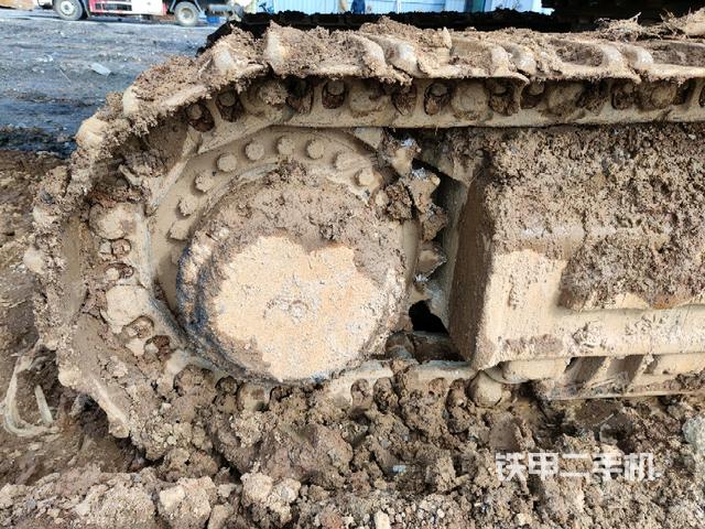 右驅(qū)動(dòng)輪（行走機(jī)構(gòu)）