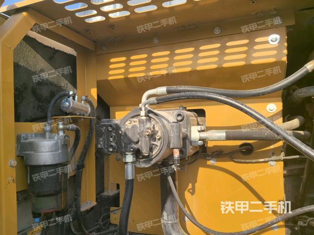 液壓泵斜45?左(大件艙室) 液壓泵斜45?左(大件艙室)