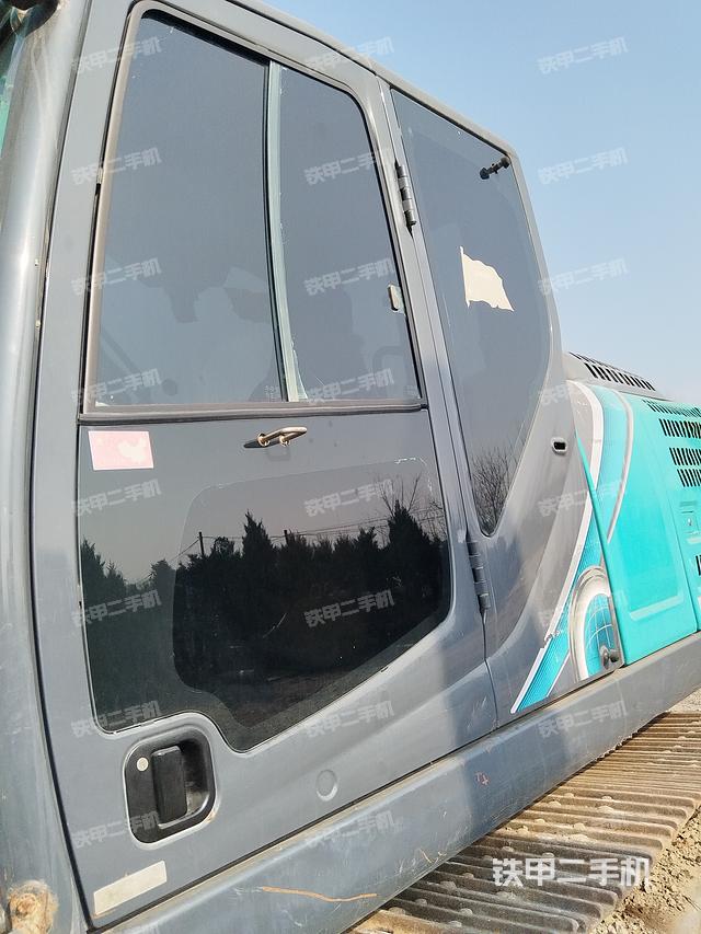 駕駛室整體（整機(jī)外觀）