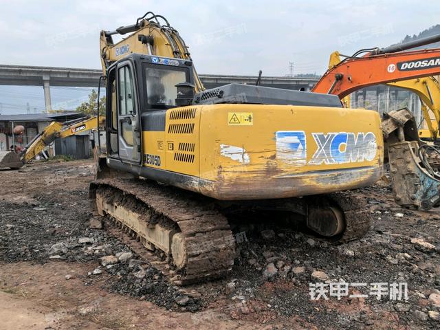 右后45(整機(jī)外觀) 右后45(整機(jī)外觀)