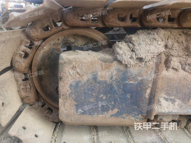 左驅(qū)動輪（行走機(jī)構(gòu)）