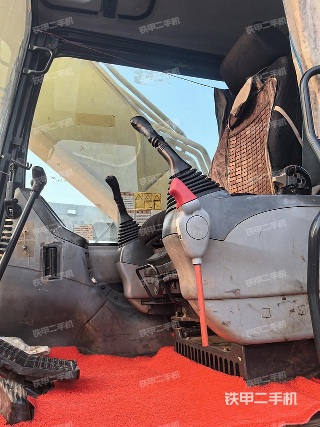 驾驶室整体（整机外观）