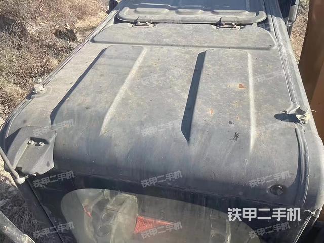 駕駛室頂部（整機外觀）