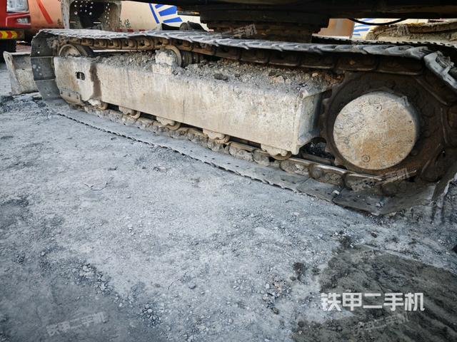 單側(cè)履帶整體（整機(jī)外觀）