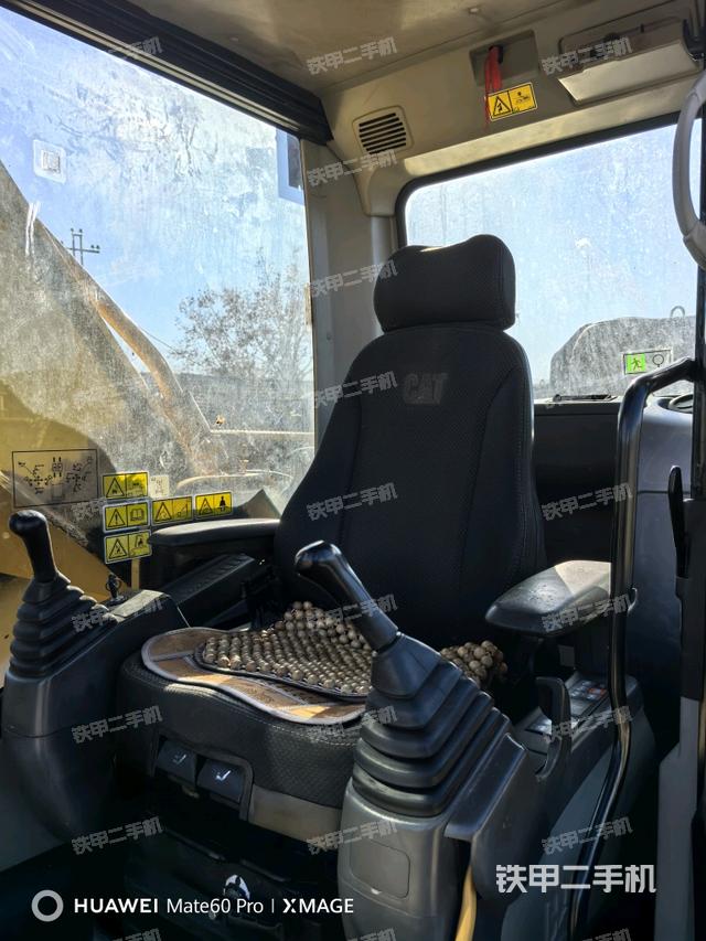 駕駛室左前45度（駕駛室部分）