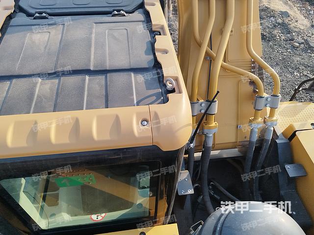 驾驶室顶部（整机外观）