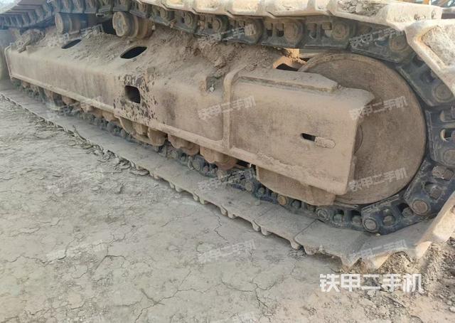 單側(cè)履帶整體（整機(jī)外觀）