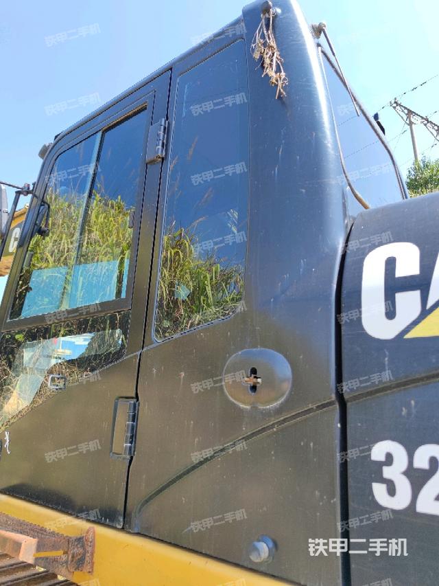 駕駛室左后45度（駕駛室部分）