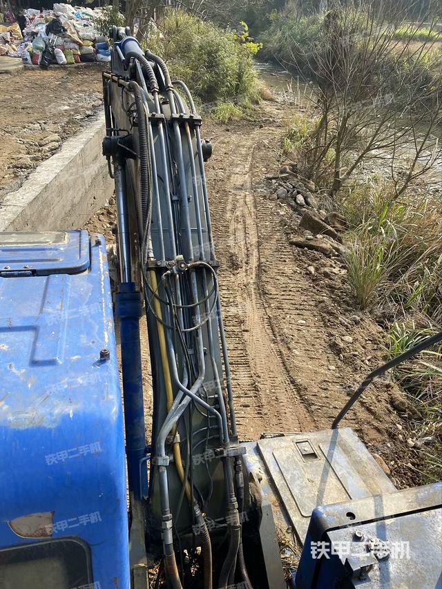 大臂背部俯視（工作和回轉(zhuǎn)裝置）