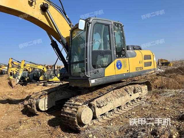 駕駛室整體（整機外觀）