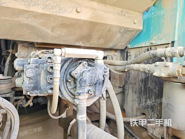 液壓泵斜45?左(大件艙室) 液壓泵斜45?左(大件艙室)