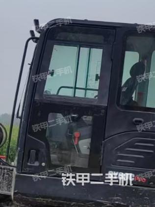 駕駛室整體(整機外觀) 駕駛室整體(整機外觀)