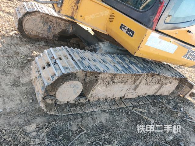 右側(cè)履帶整體?（行走機(jī)構(gòu)）