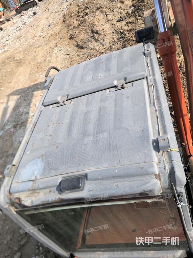 駕駛室頂部俯視（上車部件）