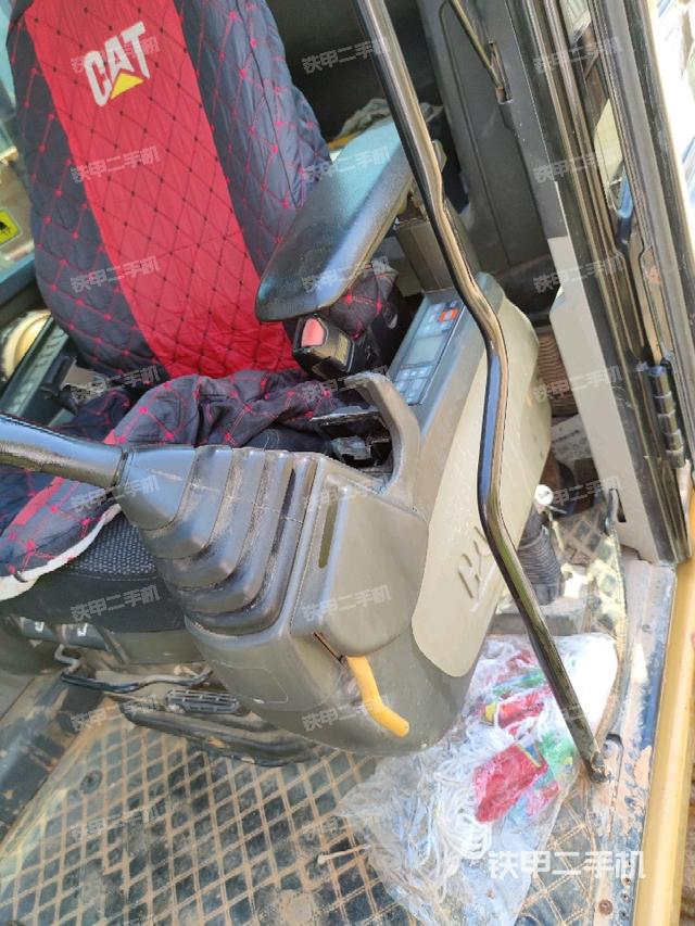 座椅左側(cè)控制臺/音響/含左手柄（駕駛室部分）