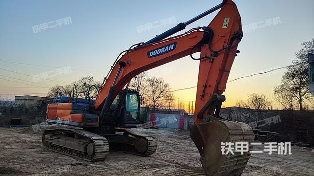 整機(jī)右后45°(整機(jī)外觀) 整機(jī)右后45°(整機(jī)外觀)