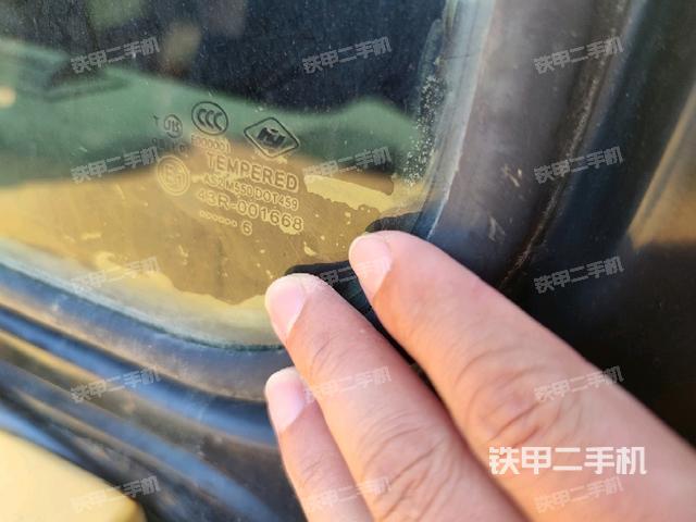 左后方玻璃角標(biāo)（駕駛室部分）