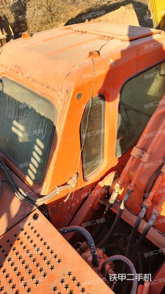 駕駛室頂部（整機(jī)外觀）