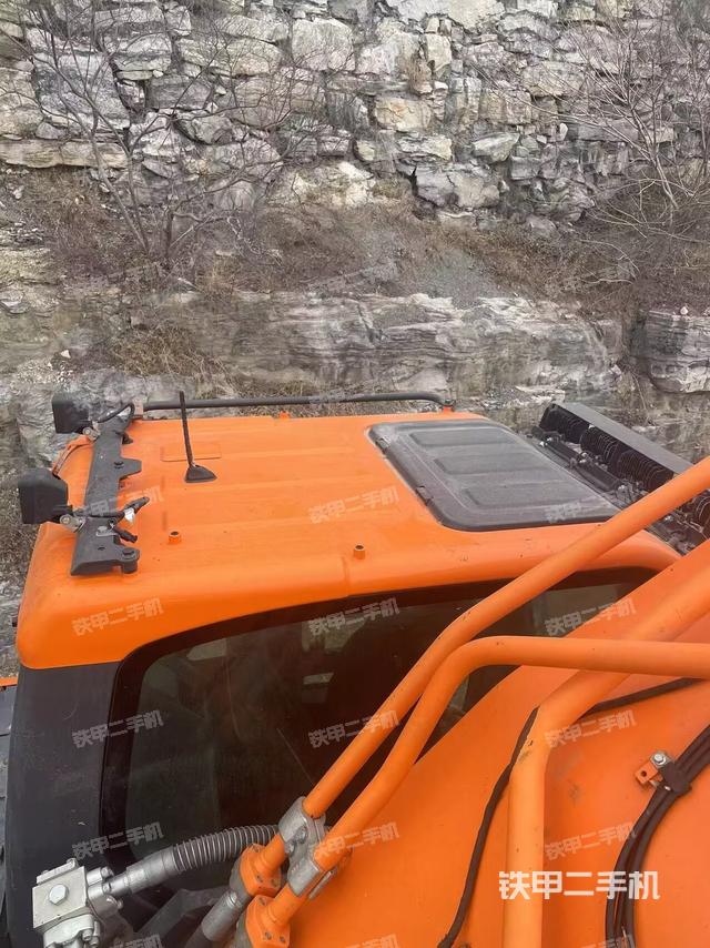 駕駛室頂部（整機(jī)外觀(guān)）