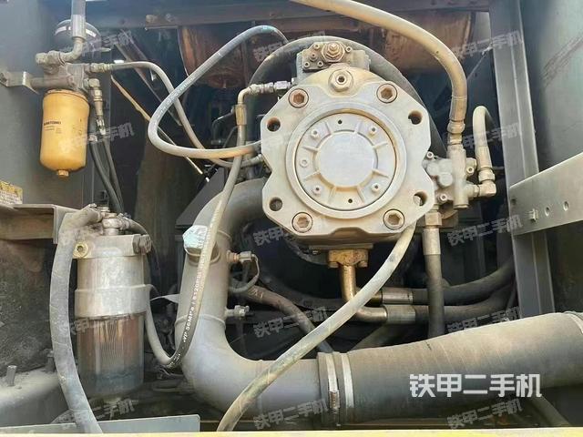 液壓泵艙室正面整體(整機(jī)外觀) 液壓泵艙室正面整體(整機(jī)外觀)