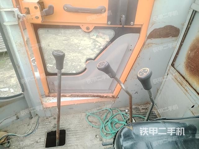 駕駛室操作臺（整機外觀及大件）