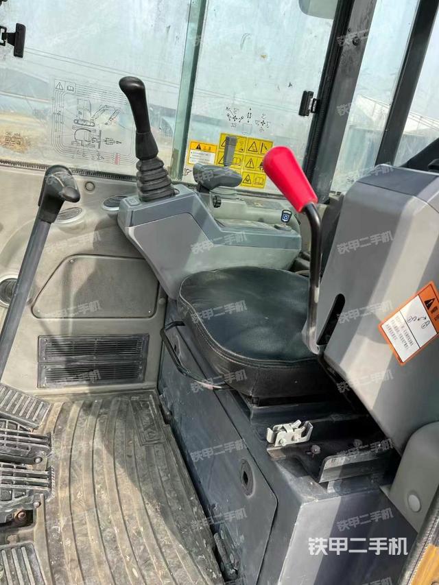 駕駛室整體（整機(jī)外觀）