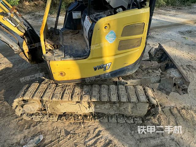 駕駛室整體(整機外觀) 駕駛室整體(整機外觀)