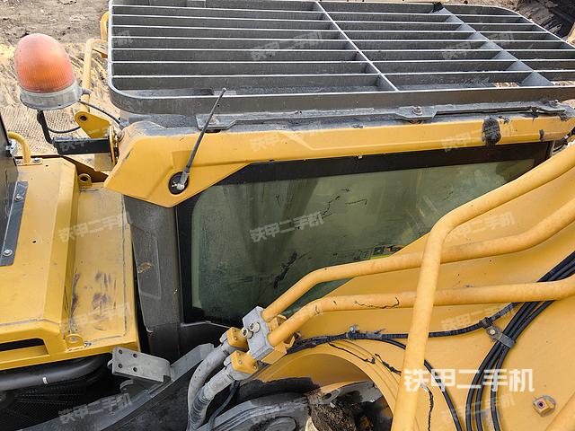 驾驶室顶部（整机外观）