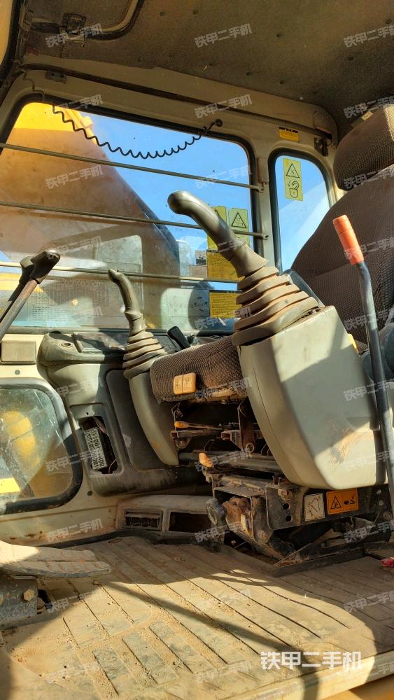 駕駛室整體（整機(jī)外觀）