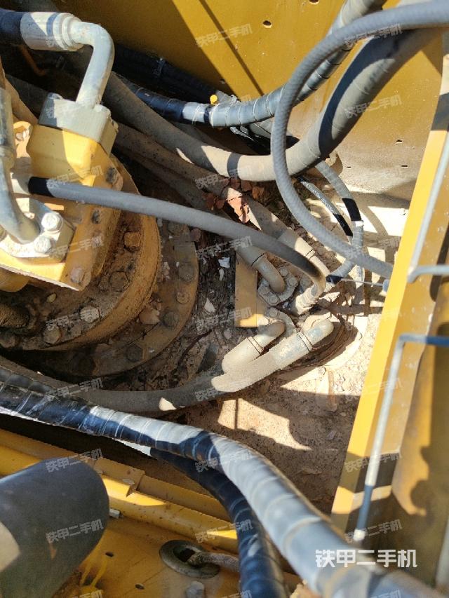 中央回轉(zhuǎn)接頭特寫（上車部件）