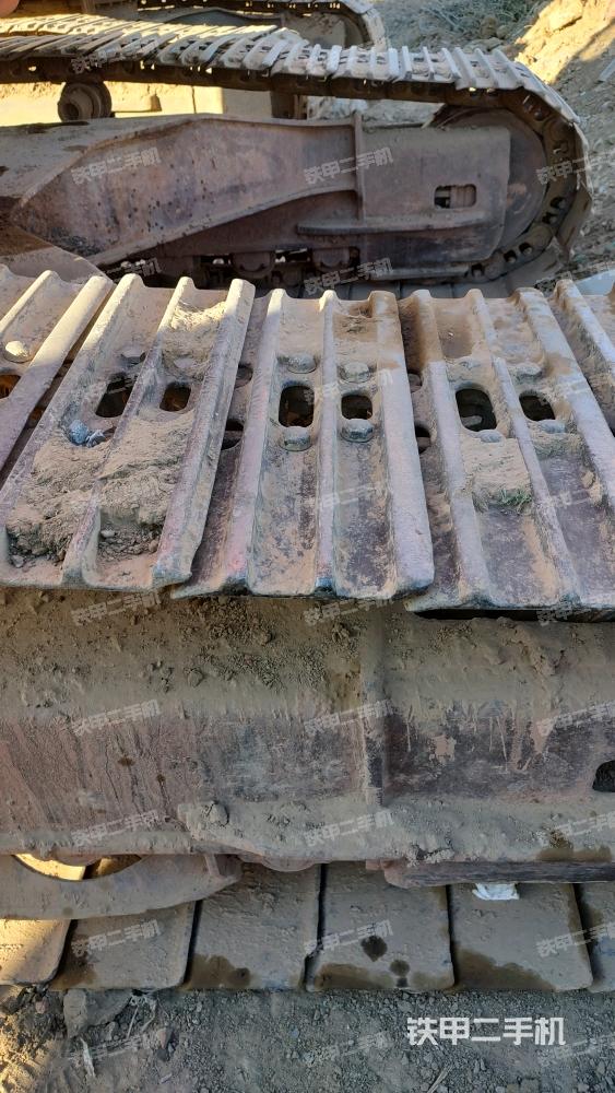 單側(cè)履帶整體（整機(jī)外觀）