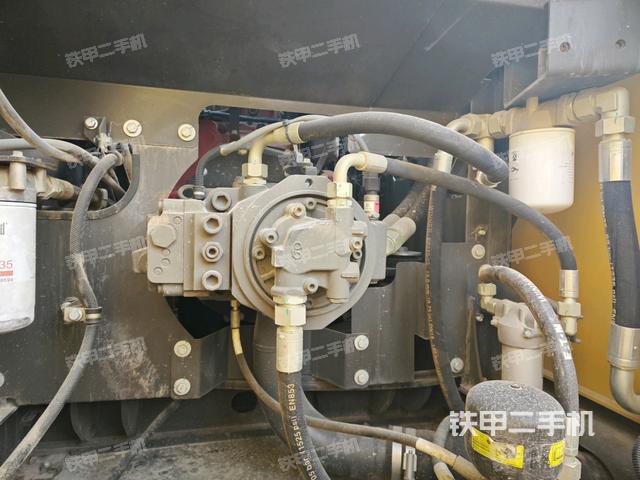 液壓泵斜45?左（大件艙室）