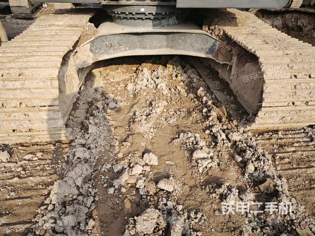 轉(zhuǎn)盤和下車架正前（工作和回轉(zhuǎn)裝置）