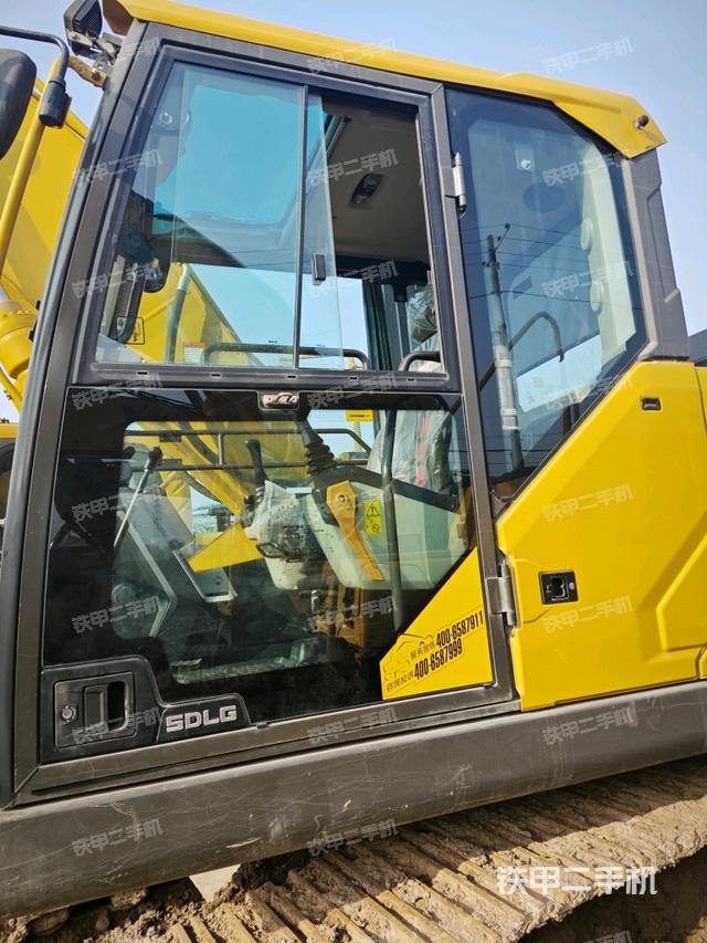 駕駛室正側(cè)（駕駛室部分）