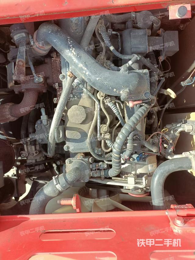 回转马达和主控阀（整机外观）