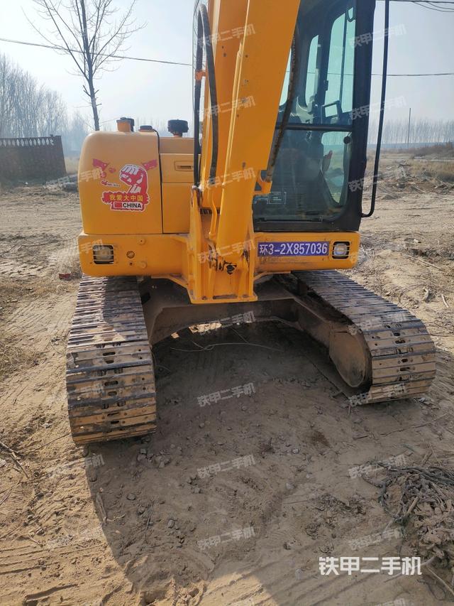 轉(zhuǎn)盤和下車架正前(工作和回轉(zhuǎn)裝置) 轉(zhuǎn)盤和下車架正前(工作和回轉(zhuǎn)裝置)
