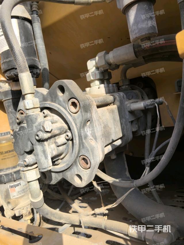 液壓泵斜45?左(大件艙室) 液壓泵斜45?左(大件艙室)