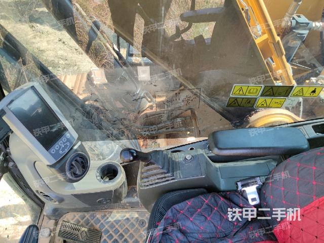 座椅右側(cè)控制臺/鑰匙門/油門/含右手柄（駕駛室部分）