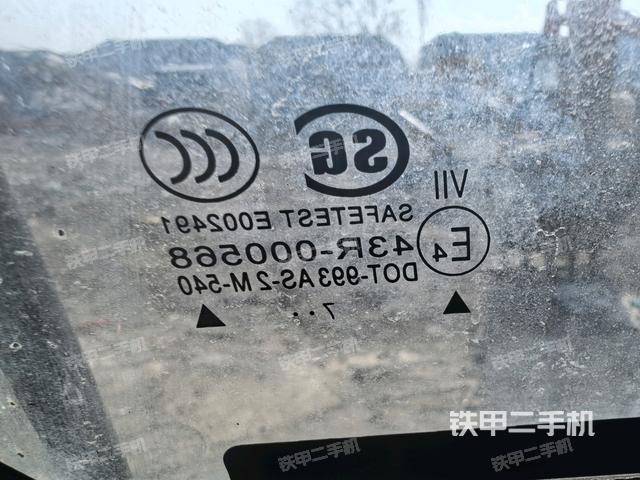 后窗玻璃角標(駕駛室部分) 后窗玻璃角標(駕駛室部分)