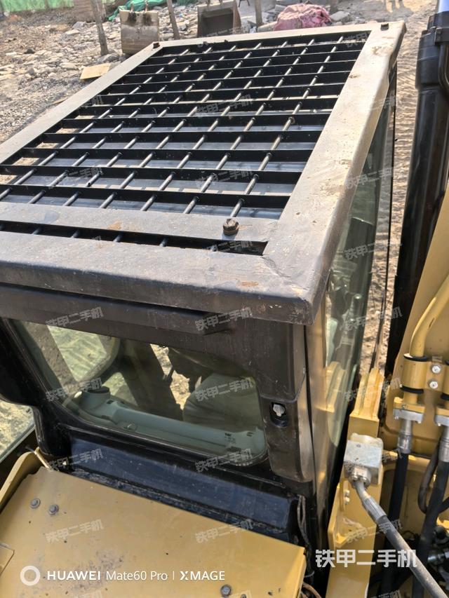 中央回轉接頭特寫（上車部件）