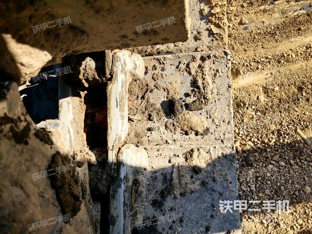 左驅(qū)動(dòng)輪（行走機(jī)構(gòu)）