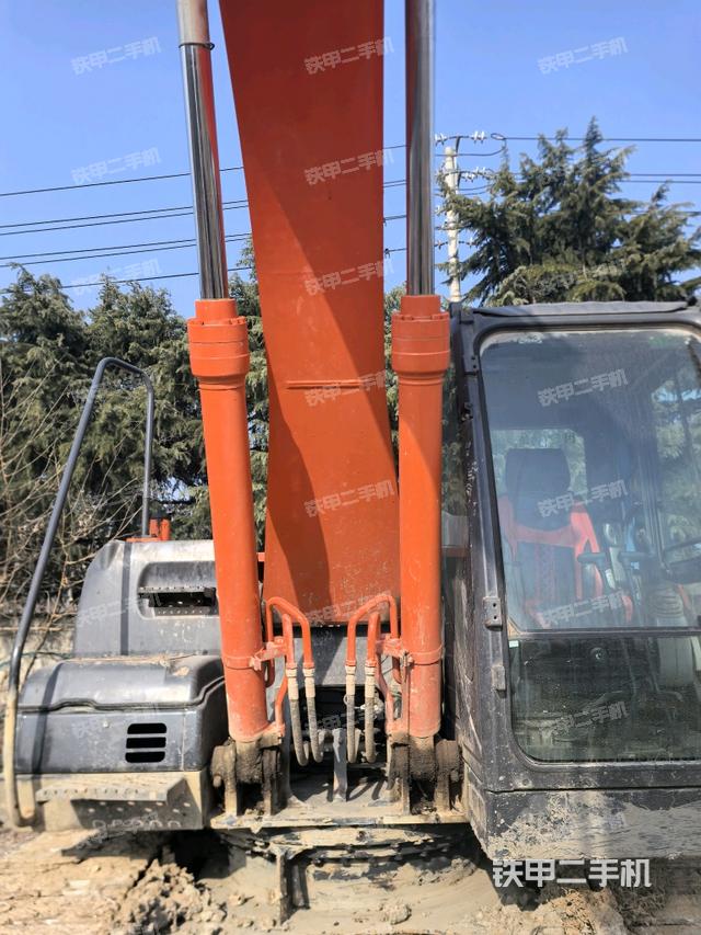 大臂油缸整體?豎拍(工作和回轉(zhuǎn)裝置) 大臂油缸整體?豎拍(工作和回轉(zhuǎn)裝置)