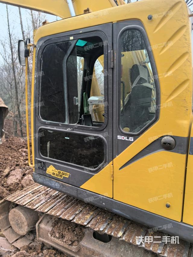 駕駛室左后45度（駕駛室部分）