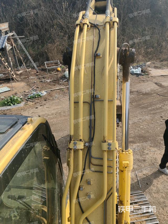 大臂背部俯視（工作和回轉(zhuǎn)裝置）