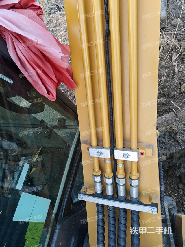 大臂背部俯視（工作和回轉(zhuǎn)裝置）